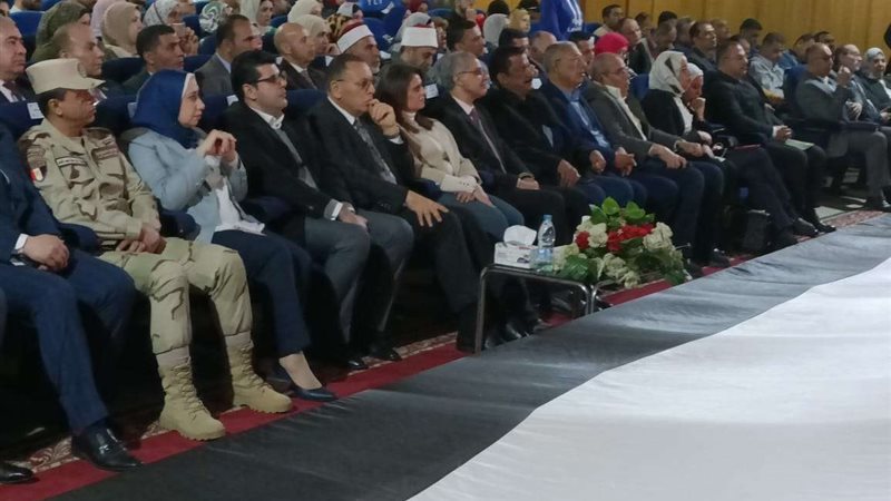 محافظ الشرقية ووزيرة