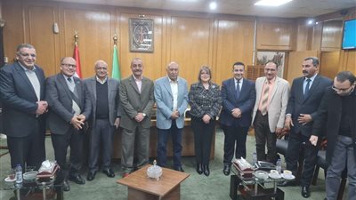 الكتلة البرلمانية تلتقي بمحافظ الإسماعيلية لمناقشة قضايا ومشكلات المواطنون