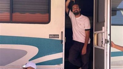 أحمد حاتم يشارك جمهوره بصور من كواليس فيلم المطاريد