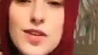 الكاتبة آية الغمري تثير الجدل بتصريح صادم: مش هعرف أوفي حقوق زوجي علشان كده مش هقبل أكون الزوجة الأولى