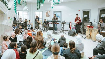 هشام خرما يسعد أطفال مستشفى 57357 في جلسات الموسيقى العلاجية