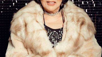 محنة وعدت.. إسعاد يونس تطمئن الجمهور في أول ظهور بعد أزمتها