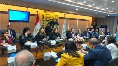 القومي للطفولة يناقش اتخاذ تدابير عاجلة لحماية الأطفال من مخاطر الإنترنت