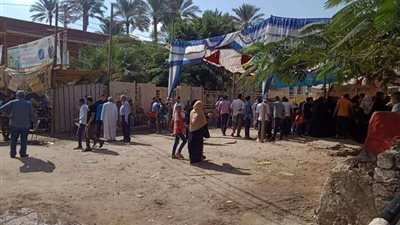 بالصور.. إقبال المواطنين على لجان البدرشين ومنشأة القناطر