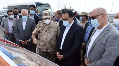 رئيس الوزراء يتفقد أعمال تطوير محاور وطرق مدينة السادس من أكتوبر