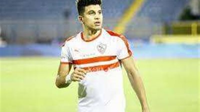 مصطحبا نجله.. محمد عبد الغني يشارك في مران الزمالك