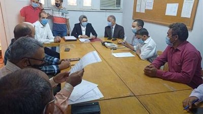 نائب محافظ الوادي الجديد تتابع سير العملية الانتخابية