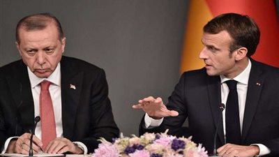 أردوغان: ماكرون يحتاج إلى علاج نفسي بسبب المسلمين.. والأخير يرد