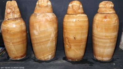 اكتشاف مقبرة المشرف على 