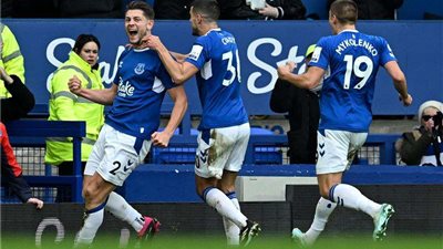 إيفرتون يوقف قطار أرسنال بهزيمته بهدف نظيف في الدوري الإنجليزي