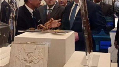 رئيس وزراء رومانيا يزور المتحف القومي للحضارة المصرية