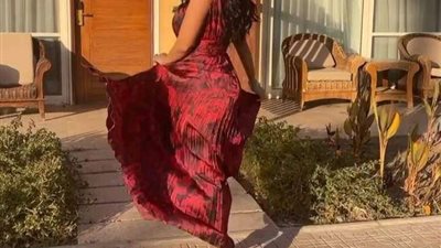 إطلالة جريئة.. رانيا يوسف تخطف الأنظار بفستان أحمر مكشوف