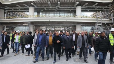 وزير النقل يتابع التقدم في معدلات تنفيذ وتشطيب محطة سكك حديد صعيد مصر