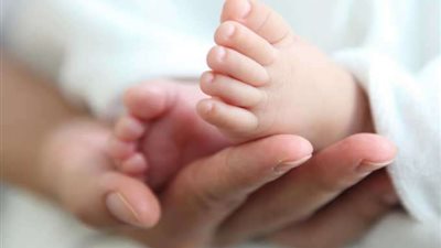 لأول مرة في تونس .. تسجيل حالة ولادة لرضيع وشقيقه التوأم داخل أمعاءه