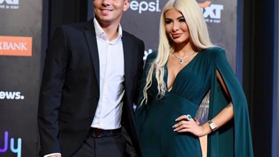 زوجة محمد زيدان تبرز أنوثتها في مهرجان الجونة بفستان جرئ (صور)