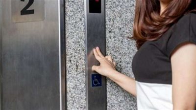 شاب يتحرش بفتاة بعد رفضها الجواز منه