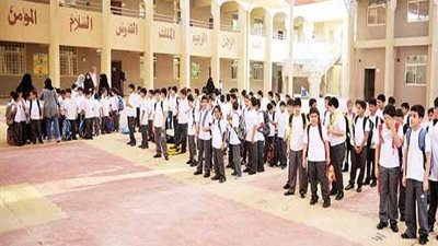 بسبب كورونا.. مدارس القاهرة تُنفذ قرار إلغاء طابور الصباح للطلاب
