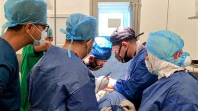 جراحة دقيقة لاستئصال كامل المرئ بالمنظار لمريضة بمستشفى أورام الإسماعيلية التعليمي
