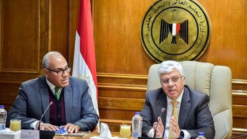 اجتماع وزير التعليم