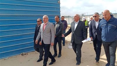 رئيس جامعة قناة السويس يُوجه بسرعة الانتهاء من أعمال إنشاء مبنى العيادات الخارجية