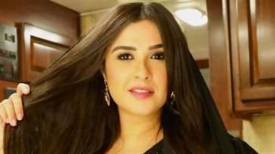 ياسمين عبد العزيز تعمل فى مصنع عبايات حريمى بمسلسلها 