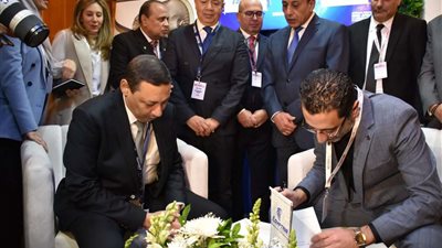 عقد شراكة بين مصر للطيران و شركة Petra Aviation |بالصور