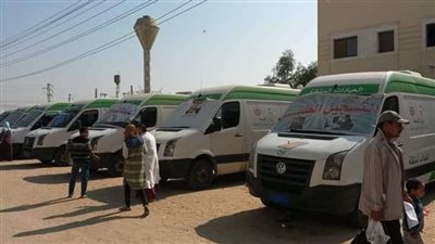 المنيا.. توقيع الكشف الطبي على 1328 مواطنًا بمركز العدوة