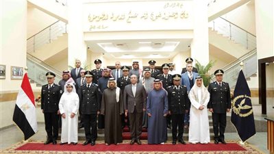 وزير الداخلية يستقبل وفدا أمنيا قطريا لتعزيز سبل التعاون بين البلدين
