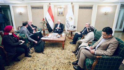 وزير التعليم العالي يبحث سبل دعم التعاون مع جامعة هال البريطانية