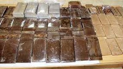 جهود وزارة الداخلية..ضبط 140 طربة حشيش داخل كبينة سيارة بالقاهرة