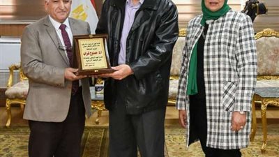 محافظ الشرقية يشيد بدور نقابة الزراعيين لمشاركتهم في بناء الوطن