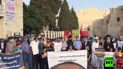 وقفه احتجاجية أمام كنيسة المهد ضد الرسوم المسيئة للنبي محمد