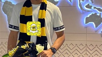 شاهد.. أحمد حجازي يصل السعودية تمهيداَ للإنضمام لصفوف الاتحاد