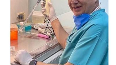 صدق أو لا تصدق.. عالم يتعمد إصابة نفسه بفيروس كورونا