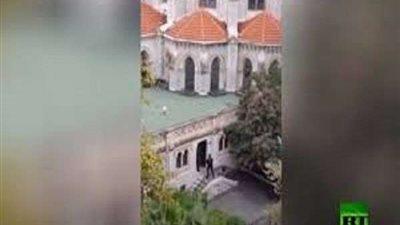 أول فيديو.. لحظة اقتحام كنيسة نوتردام في نيس