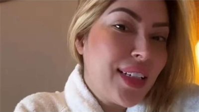 مريم الدباغ  تنشر صورة جريئة..بـ روب أبيض