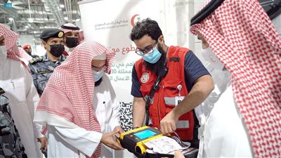 الفريق الطبي بالحرم ينقذ رجل من الموت بعد توقف قلبه