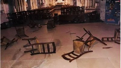 شاهد| لحظة دخول الشرطة إلى موقع حادث ذبح مواطنين الإرهابي في فرنسا