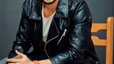 حمادة هلال يروج لأغنيته الجديدة.. فيديو