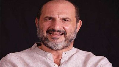 شاهد.. لحظة بكاء خالد الصاوي بمهرجان الجونة