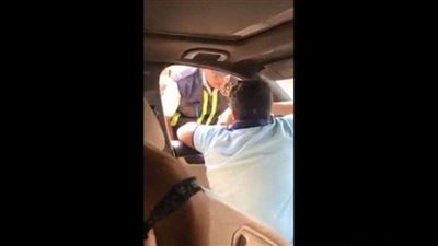 الأمن يكشف تفاصيل جديدة بشأن تعدي طفل أثناء قيادته على رجل مرور