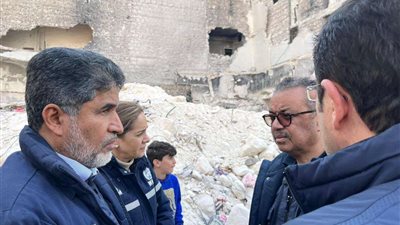 مدير منظمة الصحة العالمية يتفقد الأماكن المنكوبة في سوريا و يعرب عن حزنه لأوضاع الناجين