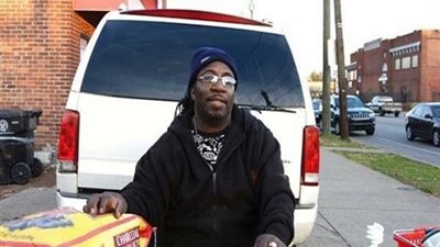 فرض حظر التجوال في إحدى المدن الأمريكية بعد مقتل رجل أسود