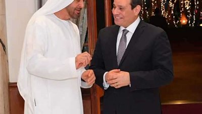 الشيخ محمد بن زايد يستقبل الرئيس السيسي بمطار أبو ظبي