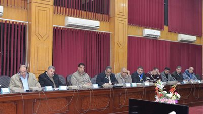 محافظ الإسماعيلية يتابع الموقف التنفيذي لمبادرة 