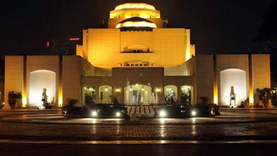 دار الأوبرا الخديوية.. من عظمة الإبداع إلى تمثالى 