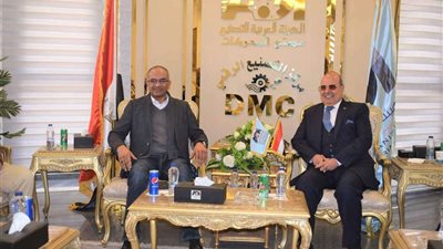 نائب وزير الإسكان في زيارة لمصنع محركات الهيئة العربية للتصنيع