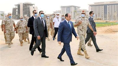 الرئيس السيسي يتفقد عددًا من المشروعات بالعاصمة الإدارية