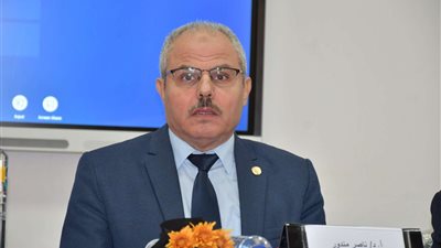 جامعة قناة السويس توجه طلاب الدراسات العليا بتفعيل حضور المؤتمرات وورش العمل