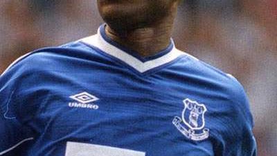 أسطورة الدوري الإنجليزي للعاملين في الفار:- أناس لايقومون بوظيفتهم